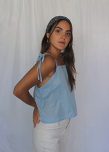 Cargar imagen en el visor de la galería, Blusa Alina - Vichy Celeste
