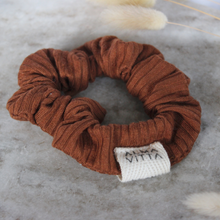 Cargar imagen en el visor de la galería, Scrunchie Camel
