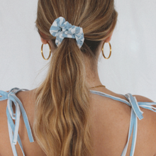 Cargar imagen en el visor de la galería, Scrunchie Blanco
